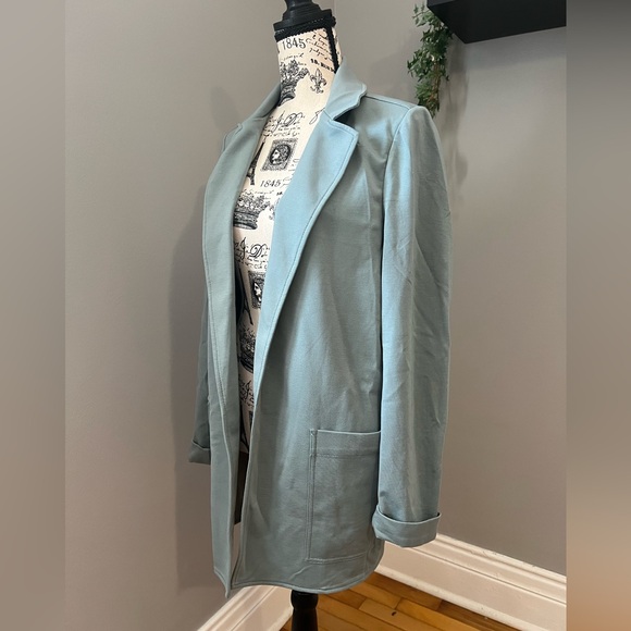 Athleta Minimalistic Eastbound Blazer - Picture 4 of 8